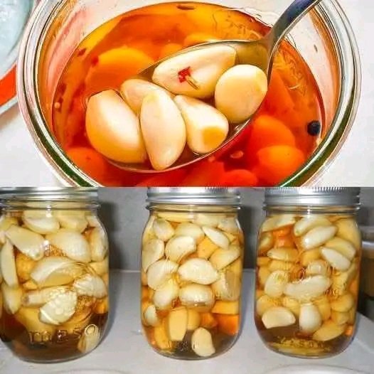 If you love fresh garlic but hate how it dries out or spoils over time, vinegar is the perfect solution! Storing garlic in vinegar preserves its flavor, extends its shelf life for years, and even enhances its health benefits.