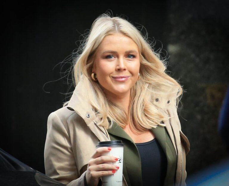 Karoline Leavitt Faces Criticism Over Instagram Post Featuring French Luxury Handbag Amid Ongoing Controversy